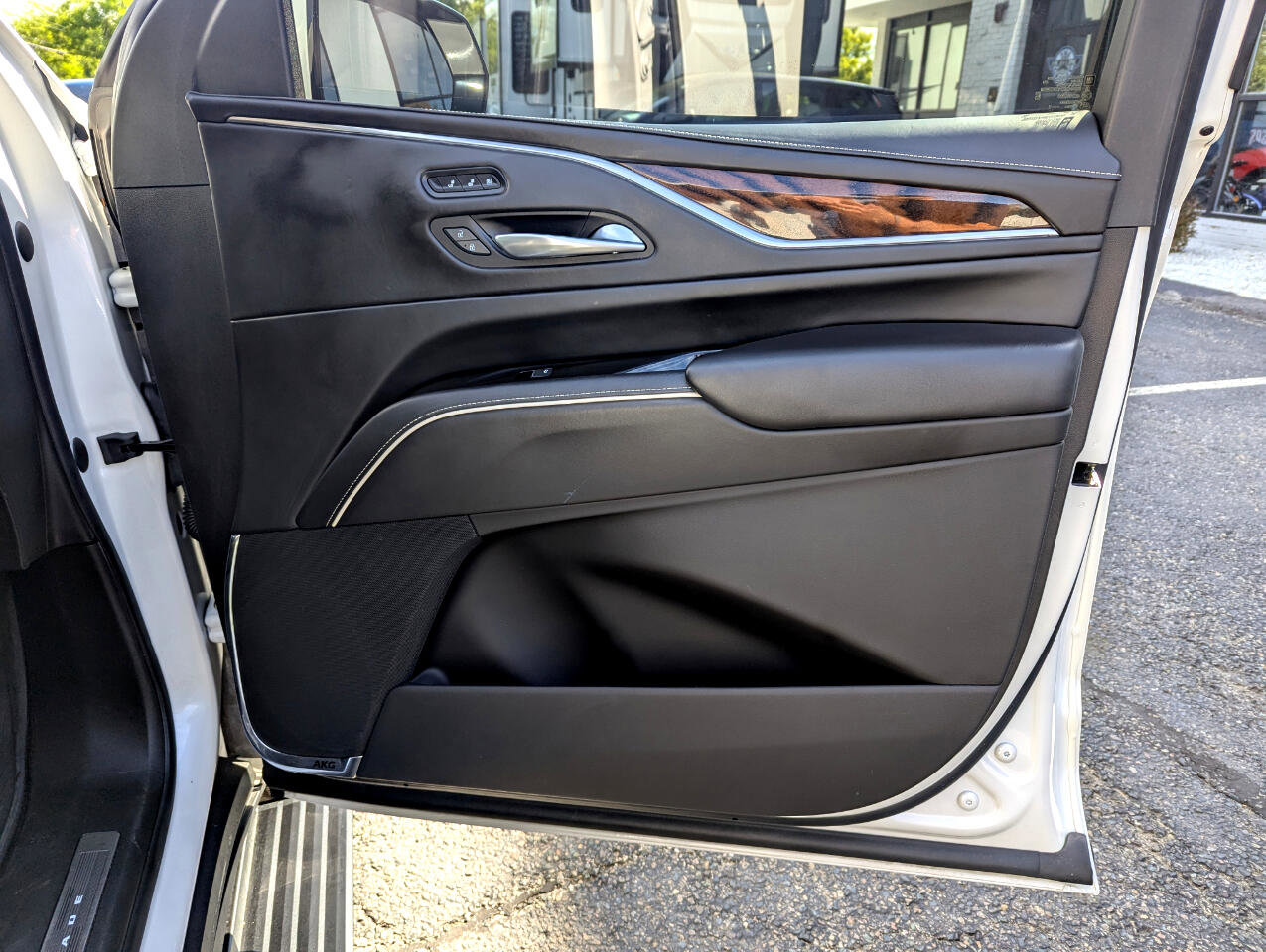 Used 2022 Cadillac Escalade ESV Sport Platinum image 35