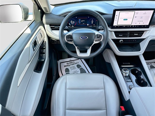 Used 2025 Ford Explorer Active w/ Active Comfort Package image 21
