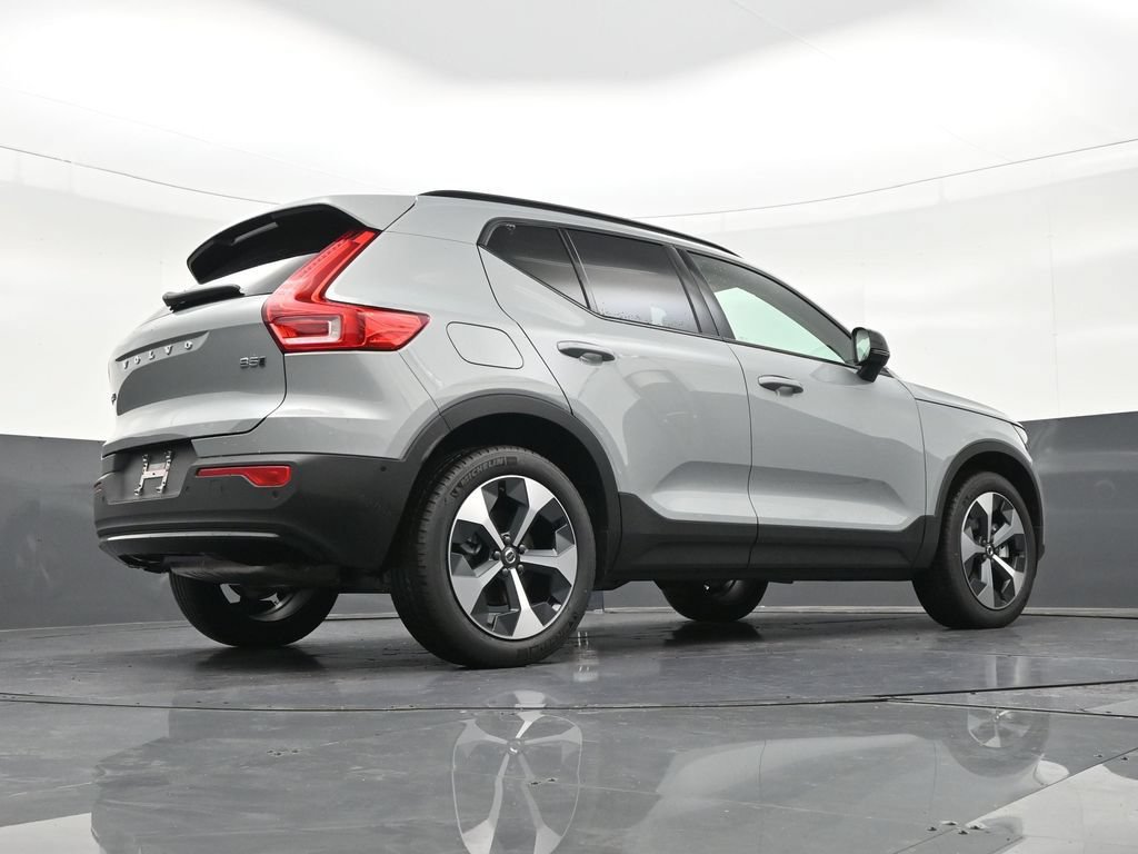 New 2026 Volvo XC40 B5 Plus w/ Protection Package Premier AWD/4WD image 25