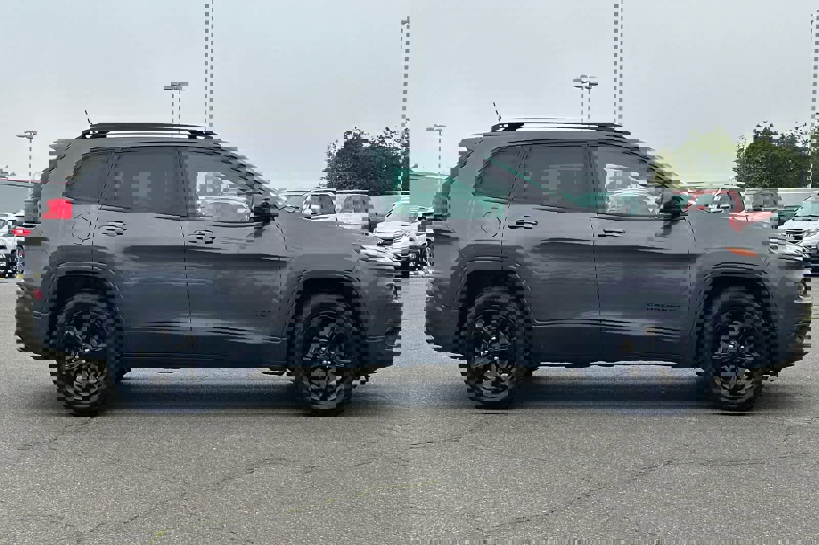 Used 2017 Jeep Cherokee High Altitude image 6