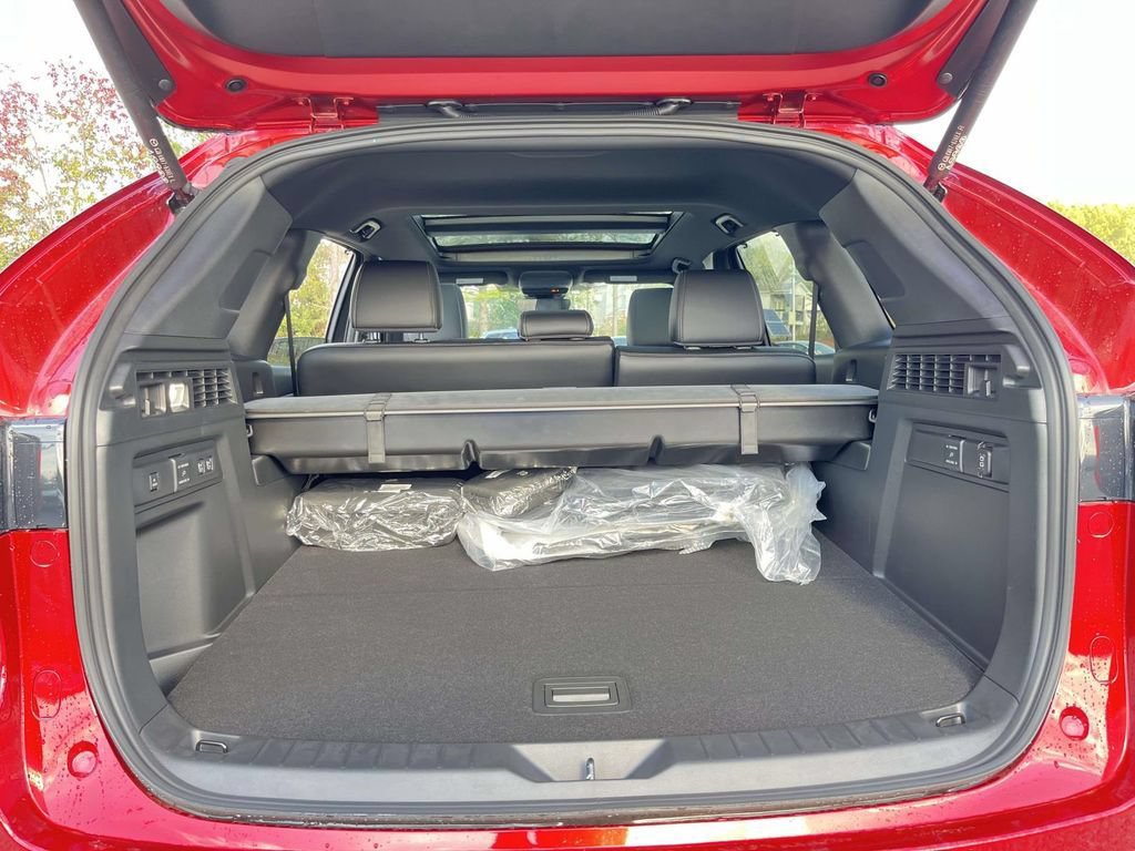 New 2025 MAZDA CX-70 Plug-In Hybrid w/ Premium Plus AWD/4WD image 9