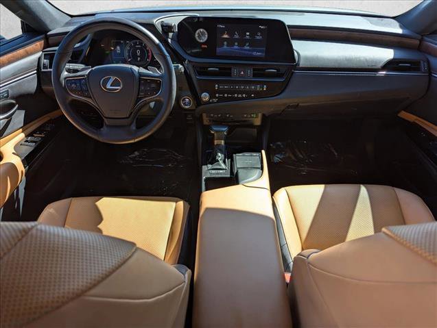 Used 2022 Lexus ES 300h w/ Premium Package image 16