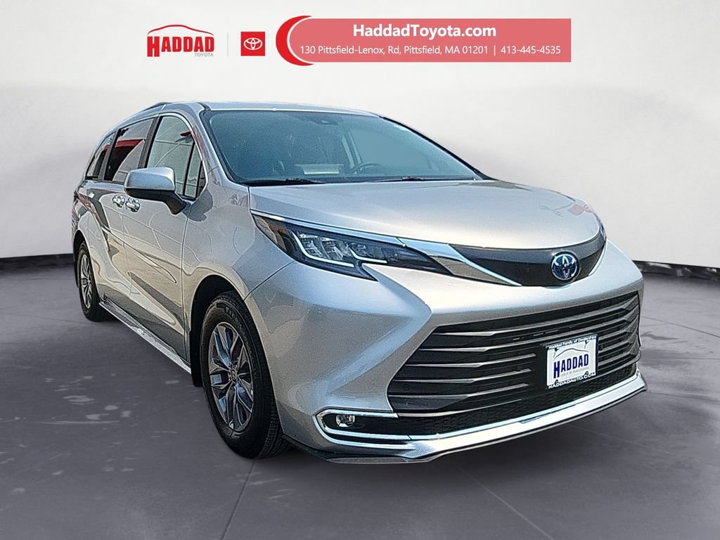 Used 2023 Toyota Sienna XLE w/ XLE Plus Package AWD/4WD image 8
