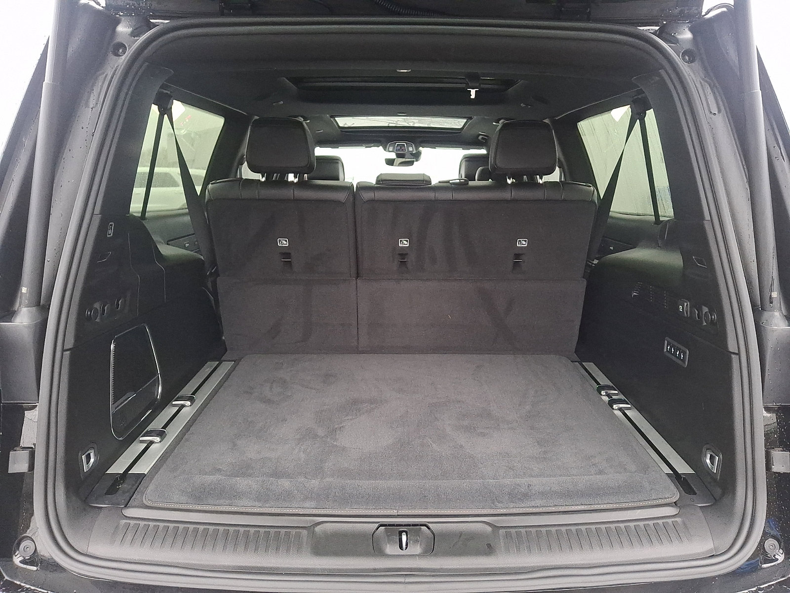 Used 2024 Jeep Wagoneer L Series III w/ Premium Group I image 29