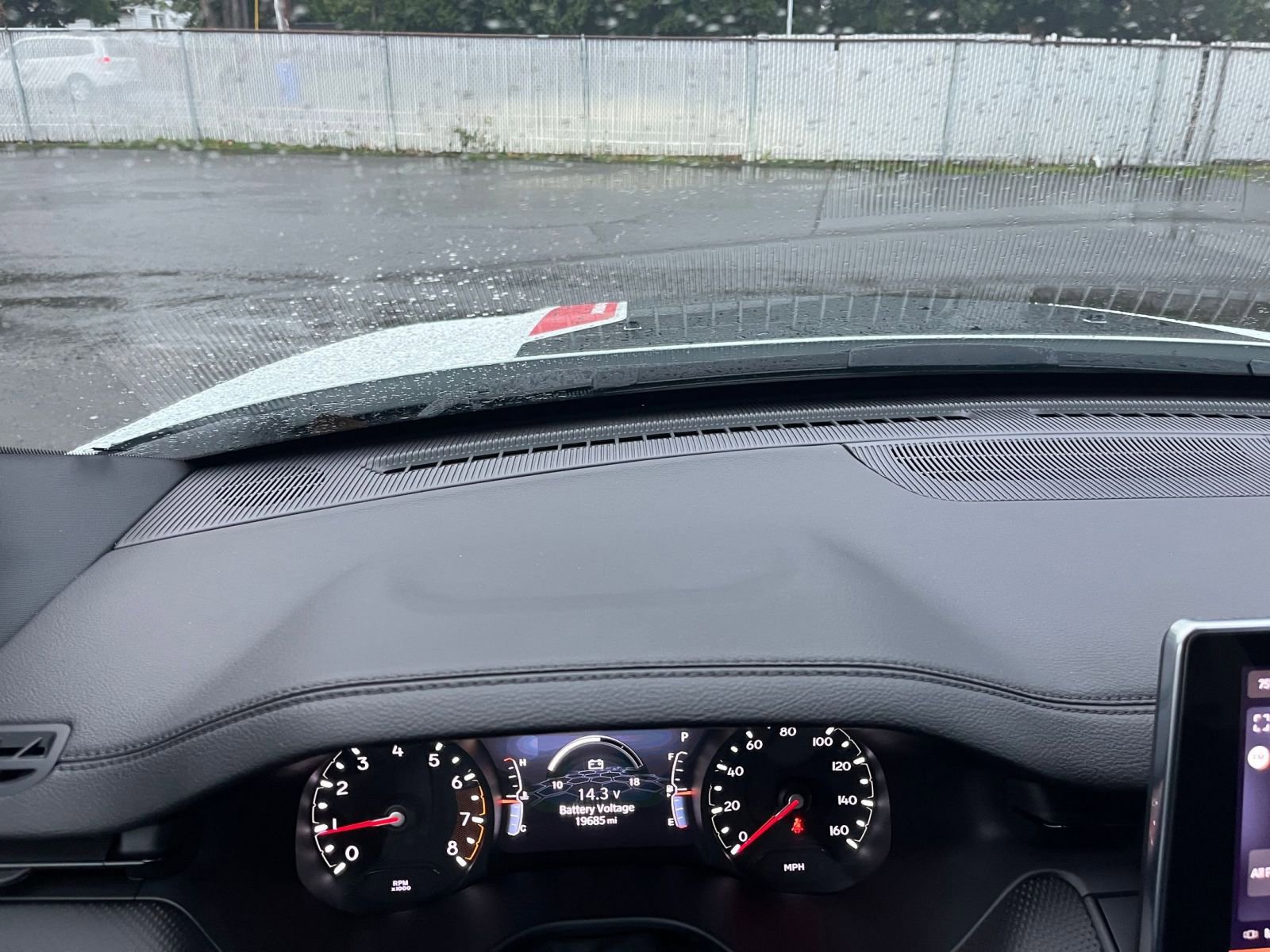 Used 2025 Jeep Compass Trailhawk image 33