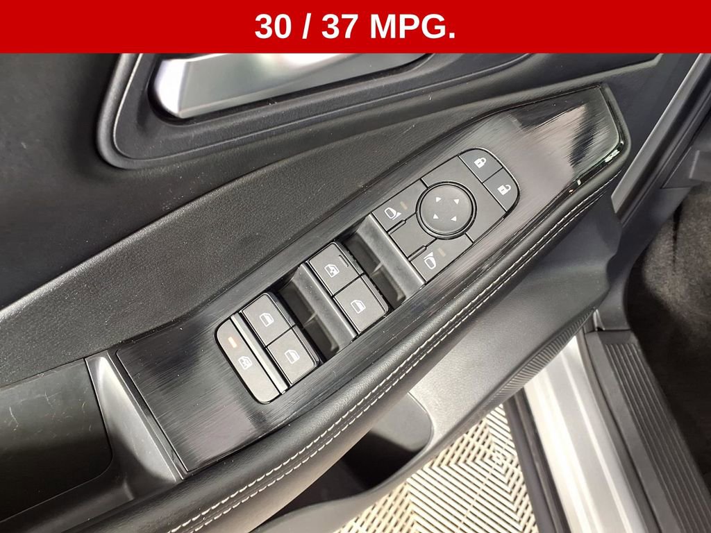 Used 2024 Nissan Rogue SV image 25