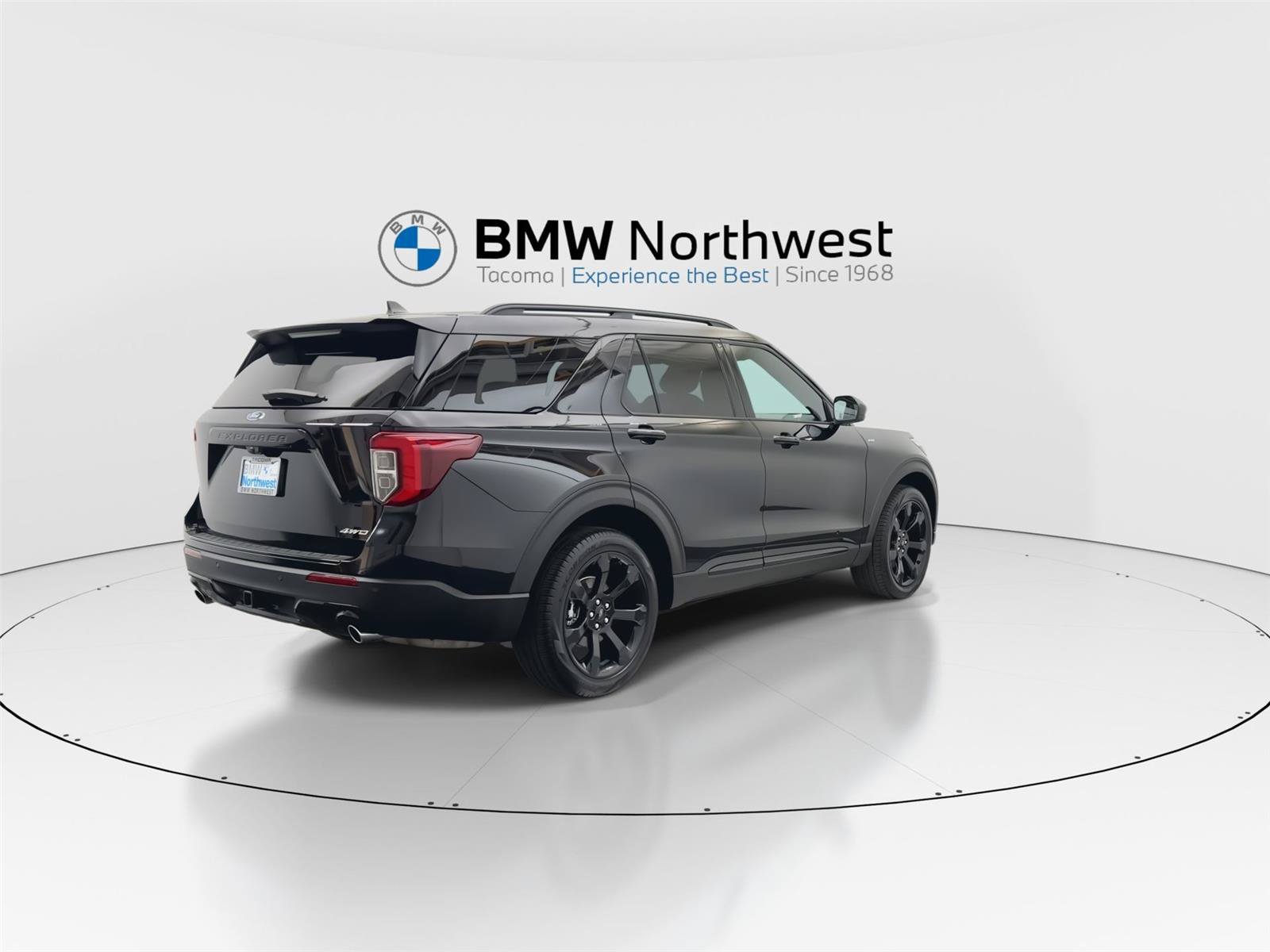 Used 2023 Ford Explorer ST-Line w/ Class IV Trailer Tow Package AWD/4WD image 3