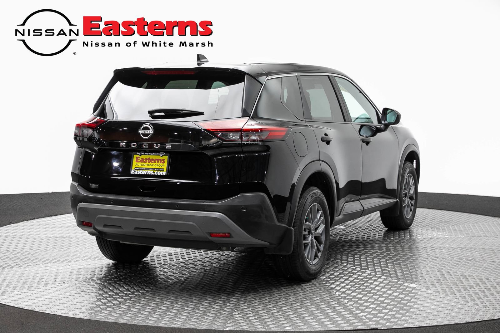 Used 2023 Nissan Rogue S FWD image 5