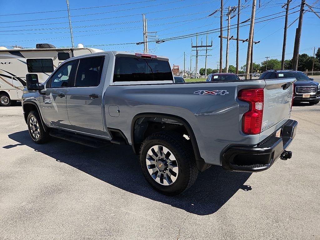 Used 2024 Chevrolet Silverado 2500 Custom w/ Custom Convenience Package AWD/4WD image 4