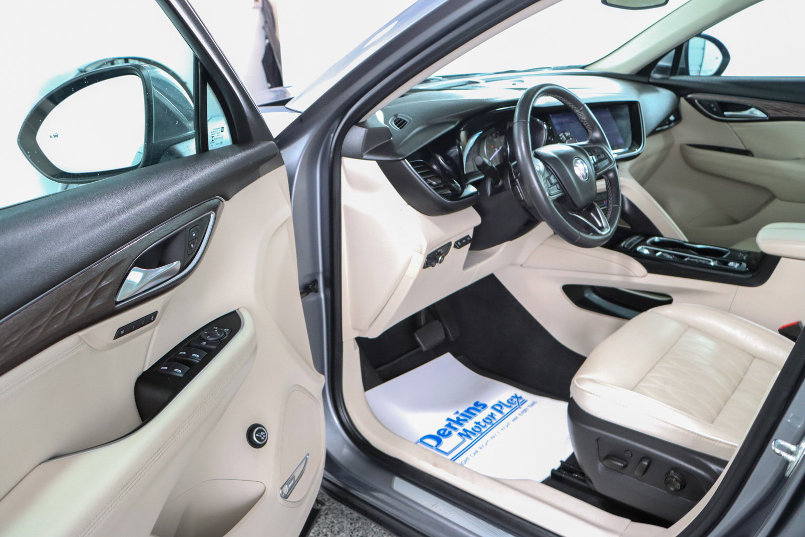 Used 2021 Buick Envision Avenir image 3