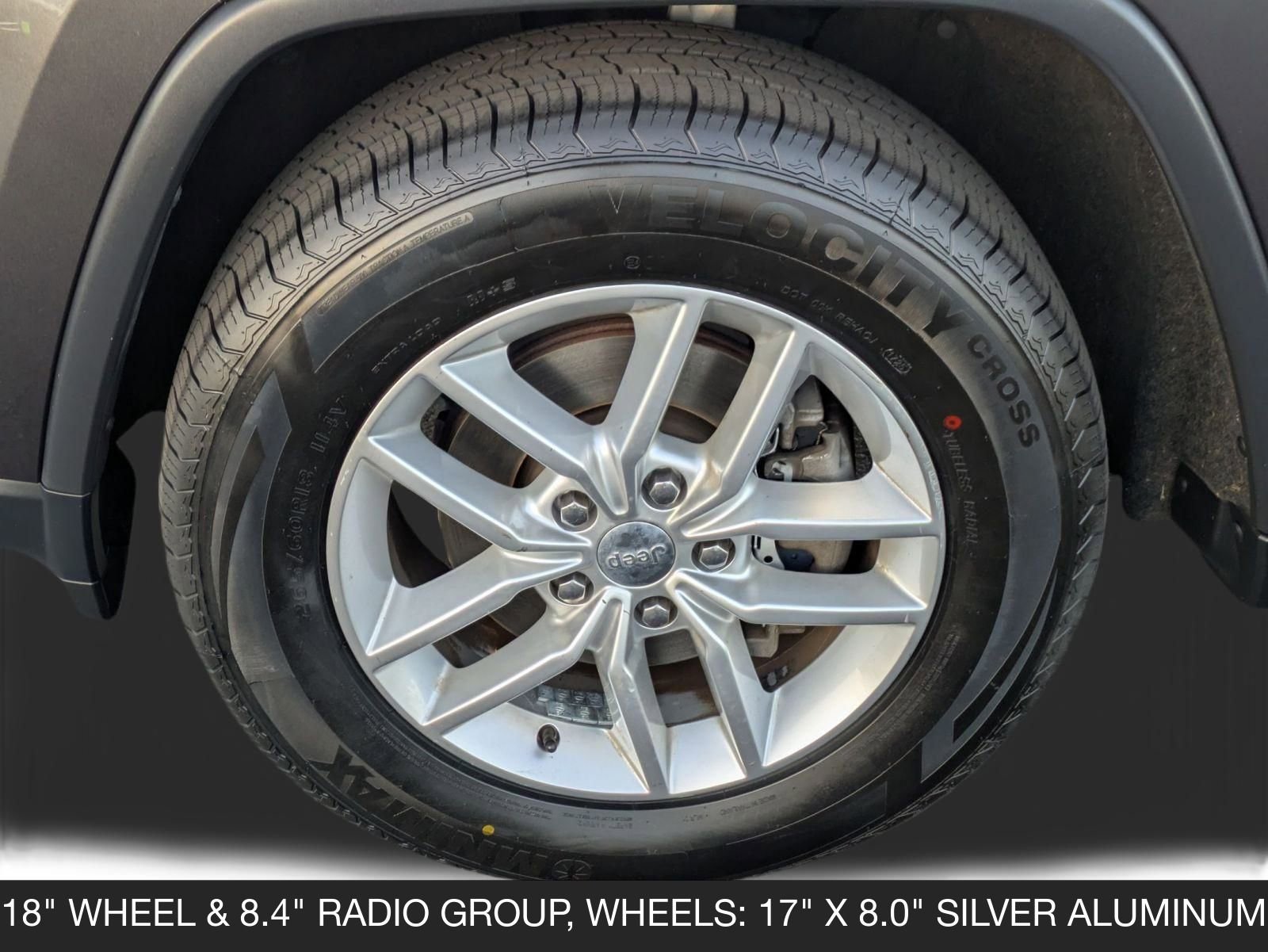 Used 2018 Jeep Grand Cherokee Laredo image 11