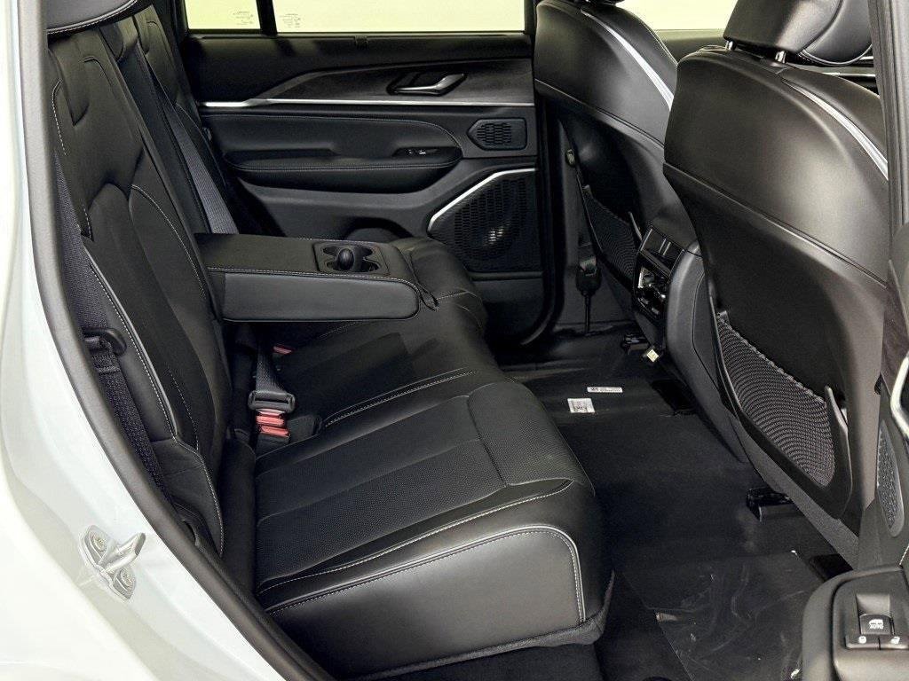 New 2025 Jeep Grand Cherokee Overland w/ Adv Protech Group III image 18