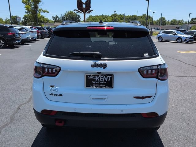 Used 2025 Jeep Compass Trailhawk AWD/4WD image 6