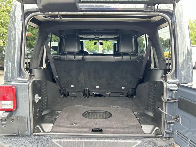 Used 2017 Jeep Wrangler Unlimited Rubicon AWD/4WD image 11