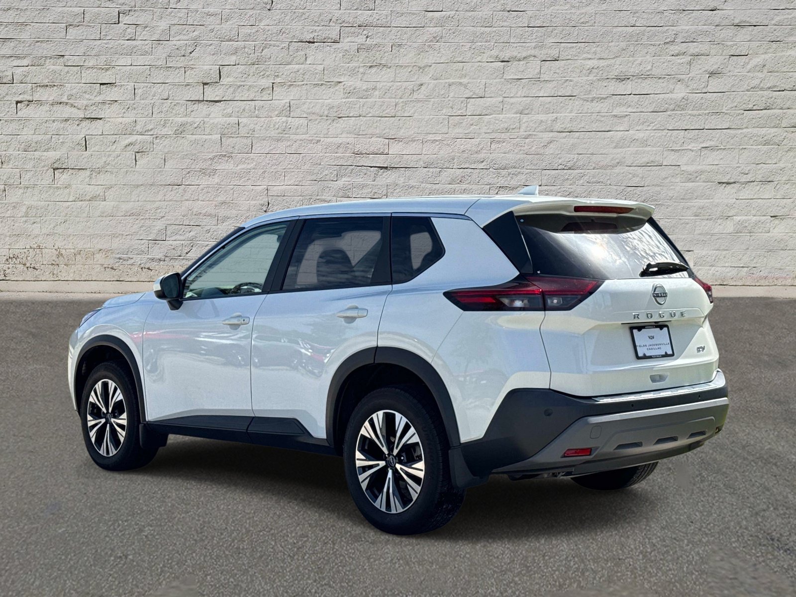 Used 2023 Nissan Rogue SV FWD image 3