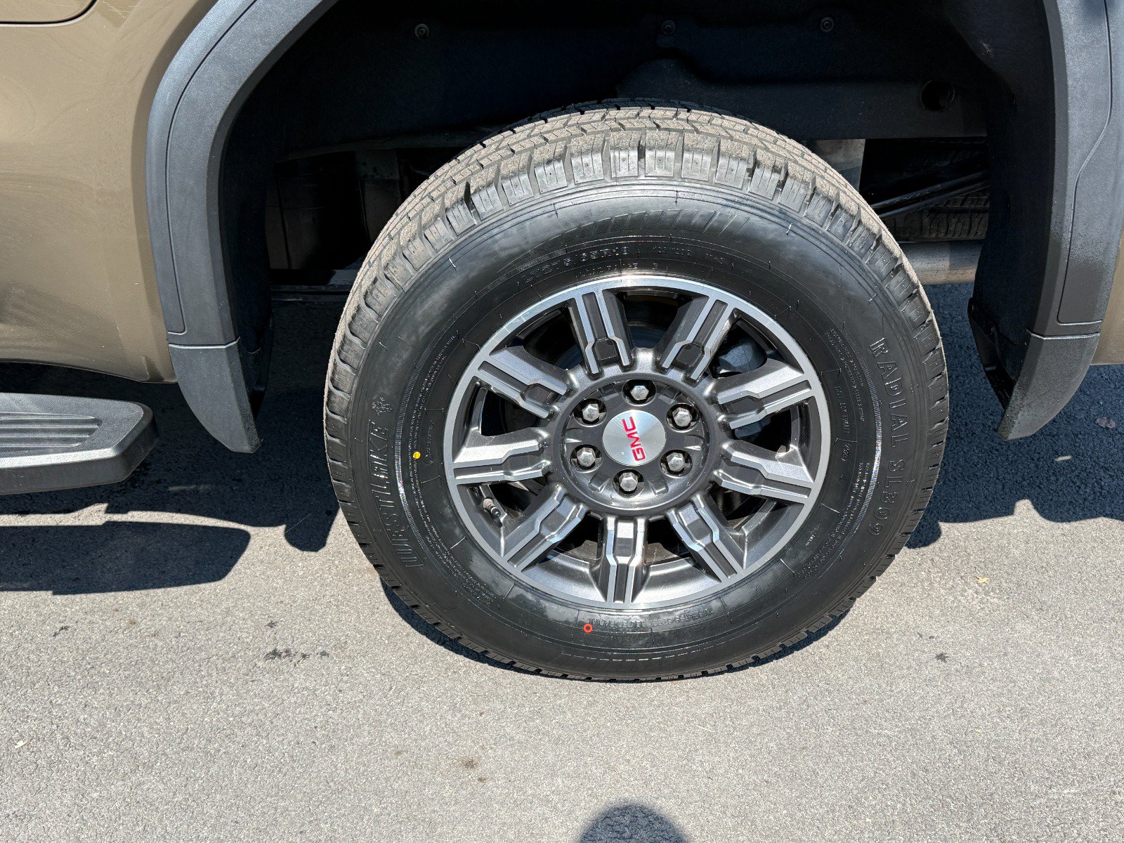 Certified 2024 GMC Sierra 1500 AT4 w/ AT4 Preferred Package AWD/4WD image 10