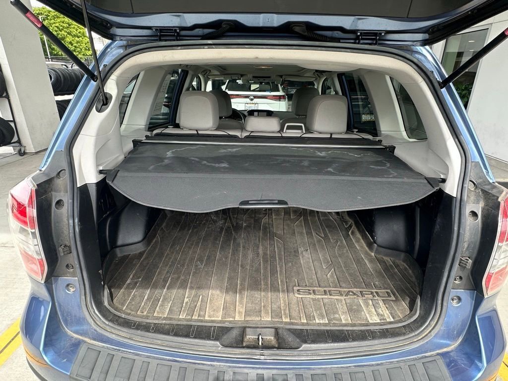 Used 2016 Subaru Forester 2.5i Limited AWD/4WD image 9