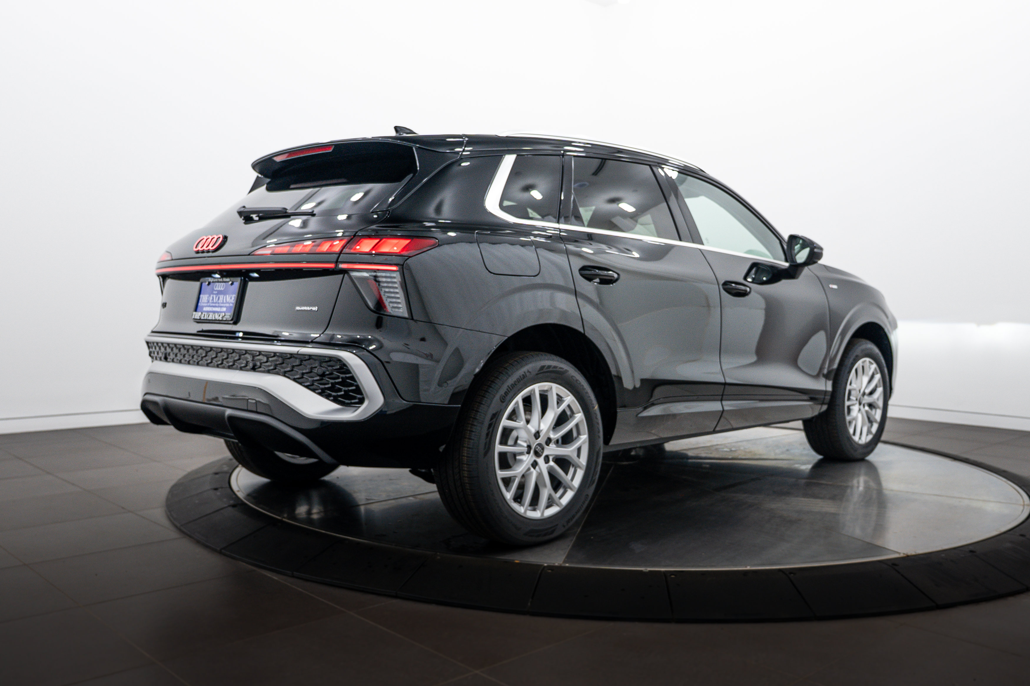 New 2026 Audi Q3 quattro 2.0T AWD/4WD image 4
