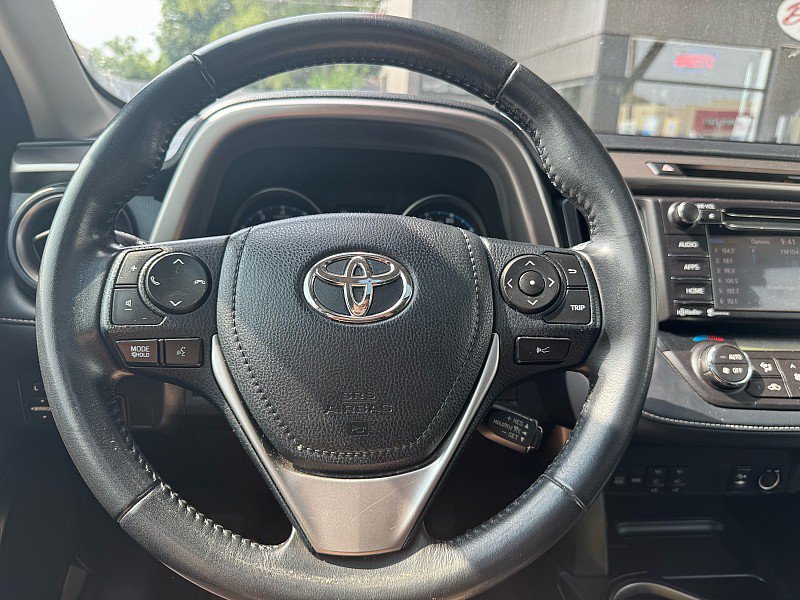 Used 2018 Toyota RAV4 XLE AWD/4WD image 18