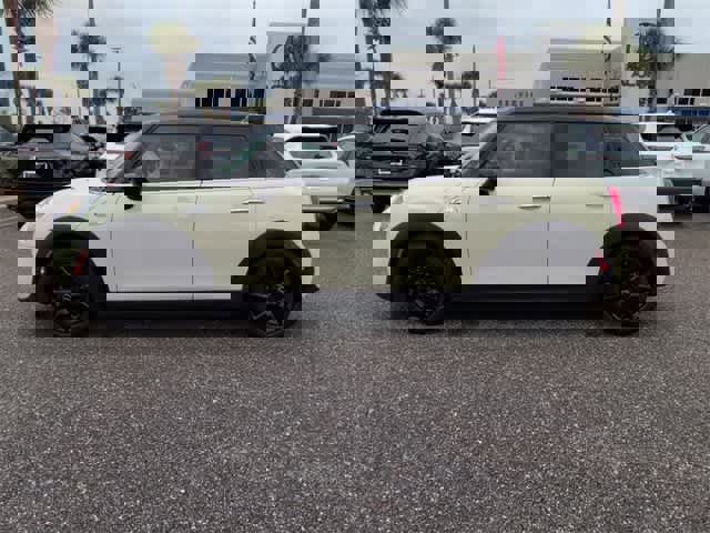 Used 2015 MINI Cooper S image 5