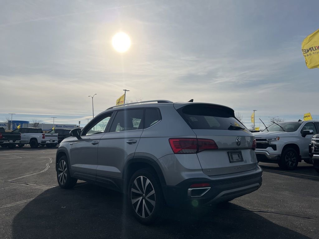 Used 2024 Volkswagen Taos SE image 6