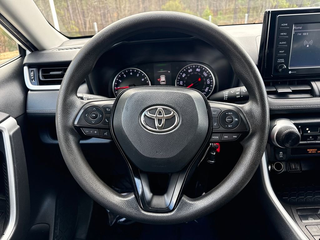 Used 2021 Toyota RAV4 LE image 18