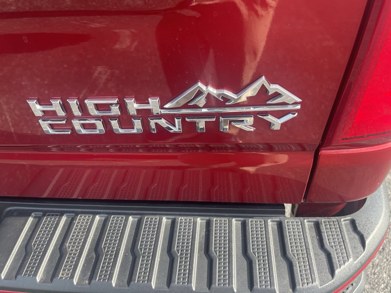Certified 2024 Chevrolet Silverado 2500 High Country w/ High Country Premium Package AWD/4WD image 33
