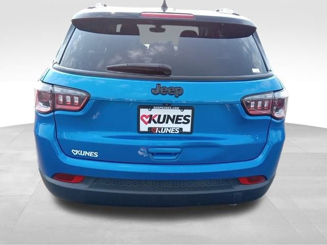 Used 2021 Jeep Compass Latitude image 9