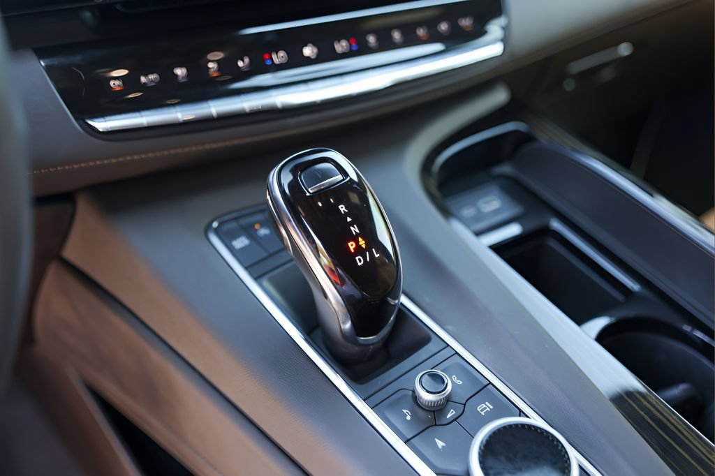 Used 2024 Cadillac Escalade Sport w/ Touring Package AWD/4WD image 19