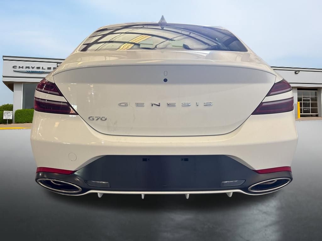 Used 2025 Genesis G70 2.5T image 4