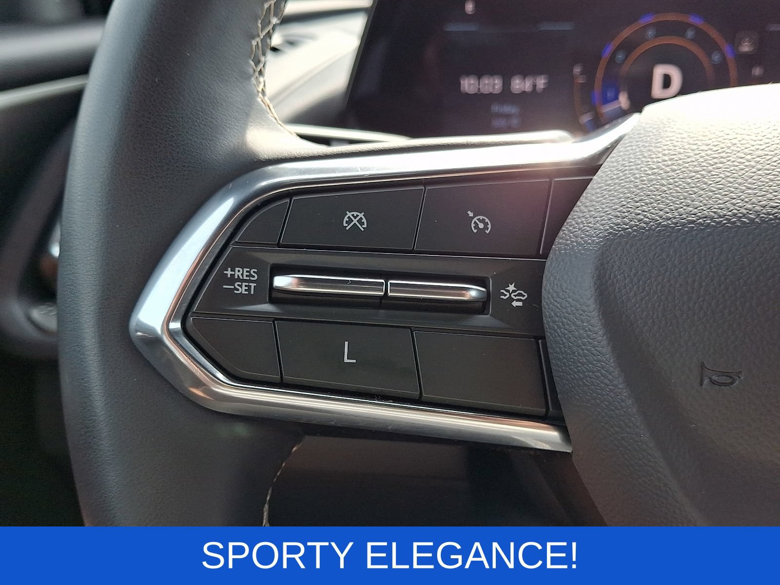 Used 2024 Chevrolet Traverse LT FWD image 24
