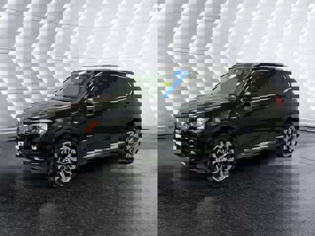 Used 2017 BMW X3 xDrive28i image 3