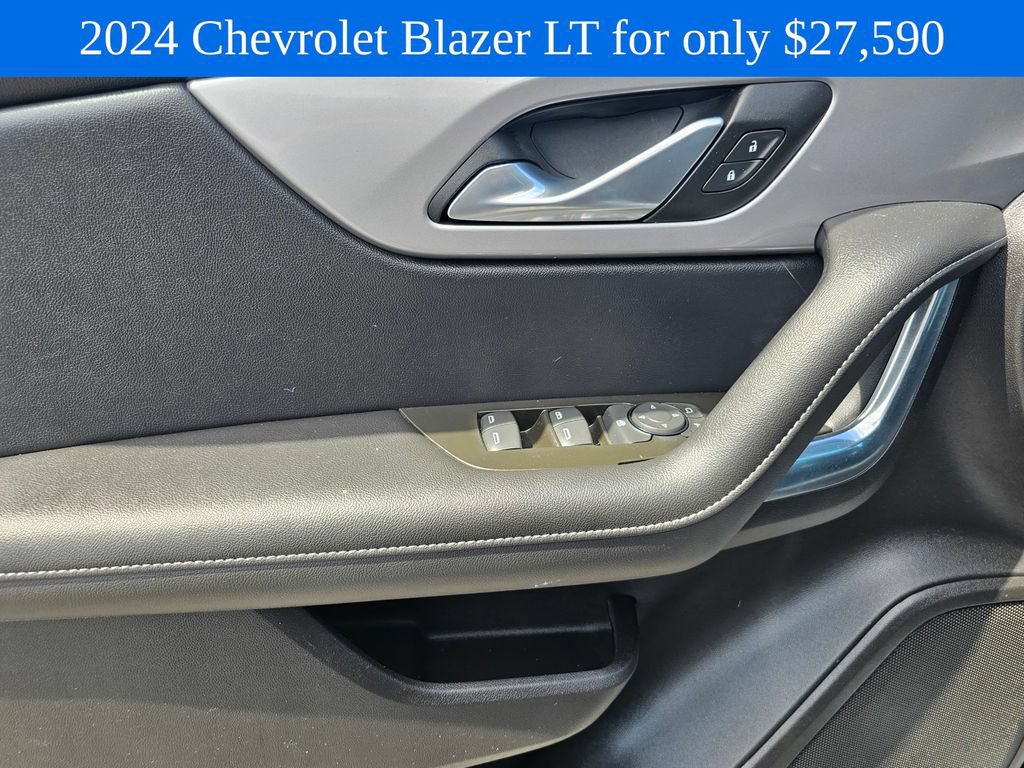 Used 2024 Chevrolet Blazer LT FWD image 21