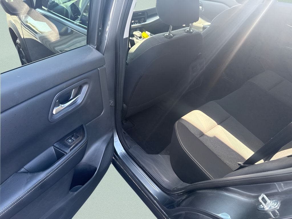 Used 2024 Nissan Rogue SV AWD/4WD image 9