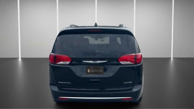 Used 2020 Chrysler Pacifica Limited FWD image 6