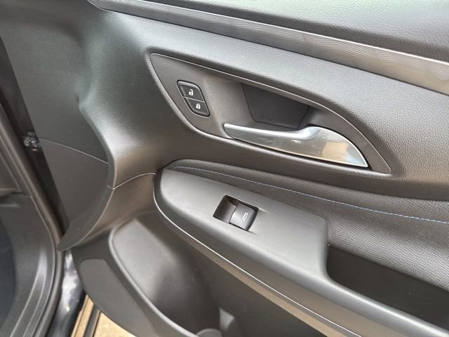 Used 2025 Buick Envista Sport Touring image 47