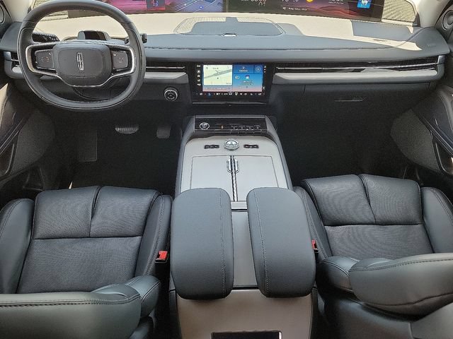 Used 2026 Lincoln Navigator Reserve AWD/4WD image 12