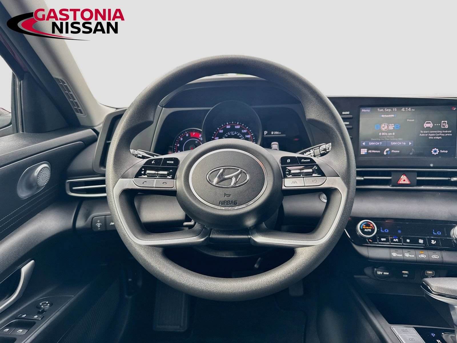 Used 2023 Hyundai Elantra SEL FWD image 29