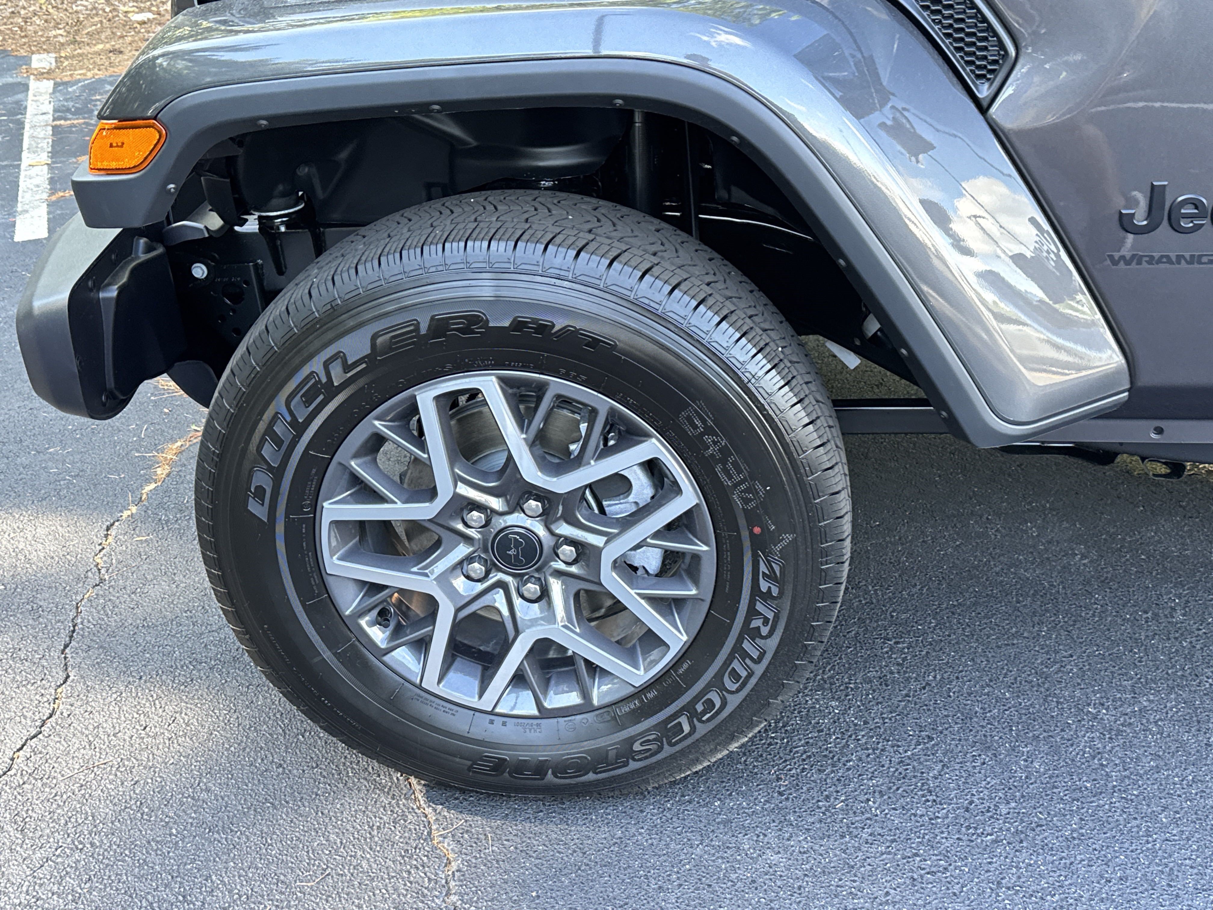 New 2025 Jeep Wrangler Unlimited Sahara AWD/4WD image 14