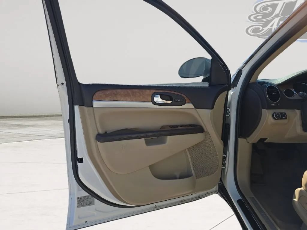 Used 2012 Buick Enclave Leather FWD image 11