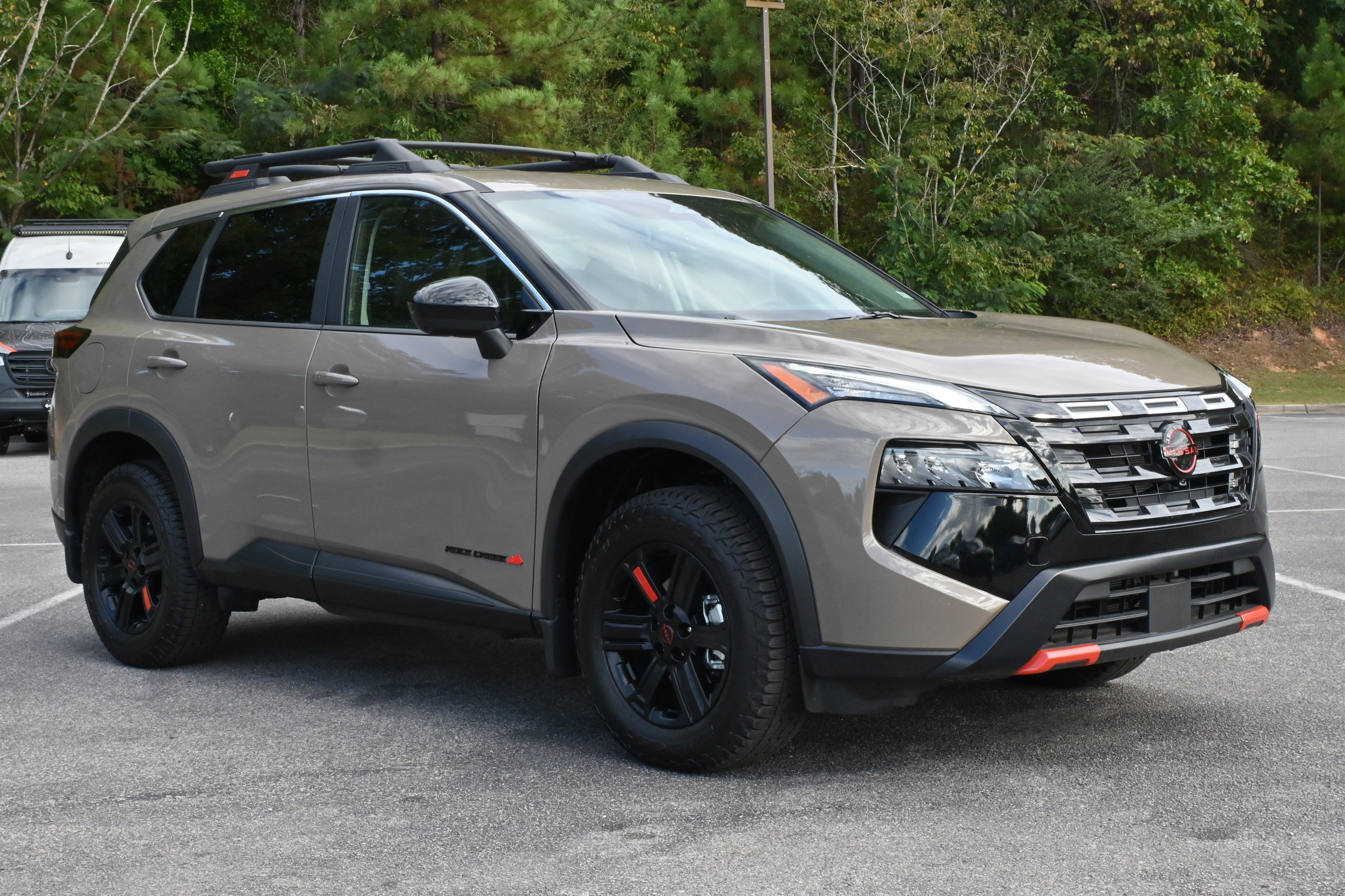Used 2025 Nissan Rogue SV image 11