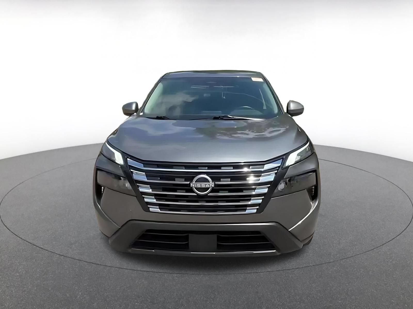 Used 2025 Nissan Rogue SV AWD/4WD image 4