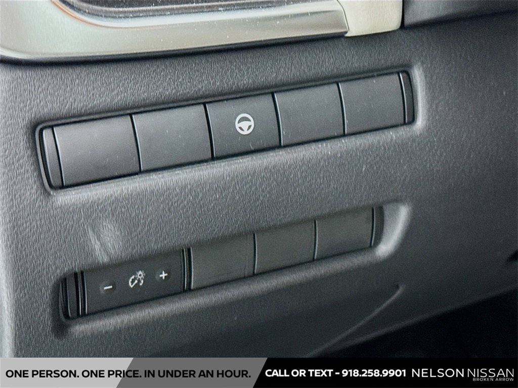 Certified 2023 Nissan Rogue SV image 10