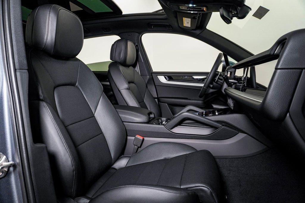 New 2026 Porsche Cayenne image 15