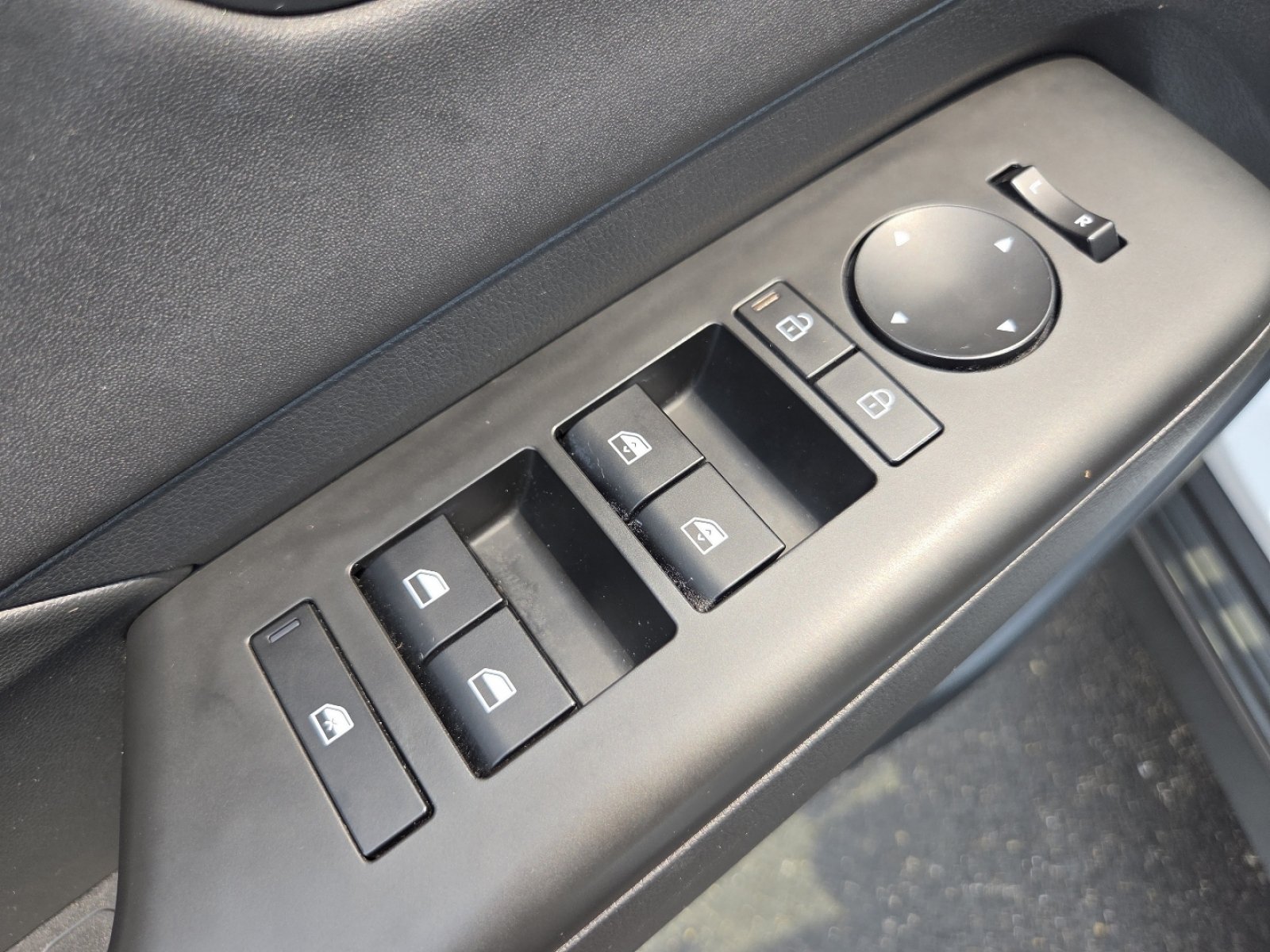 Used 2024 Hyundai Kona N Line AWD/4WD image 32