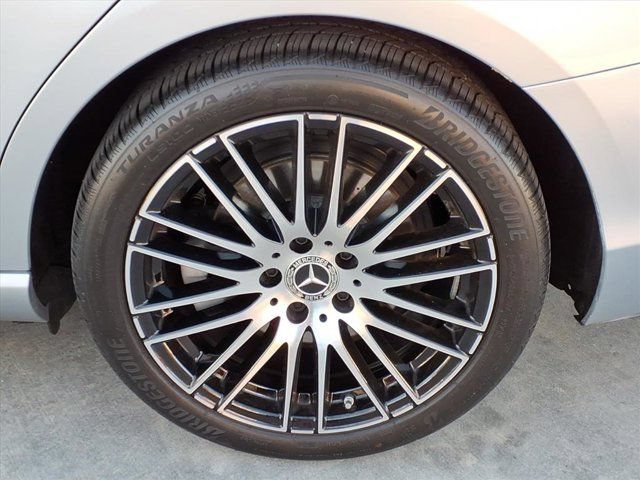 Used 2025 Mercedes-Benz C 300 4MATIC Sedan image 24