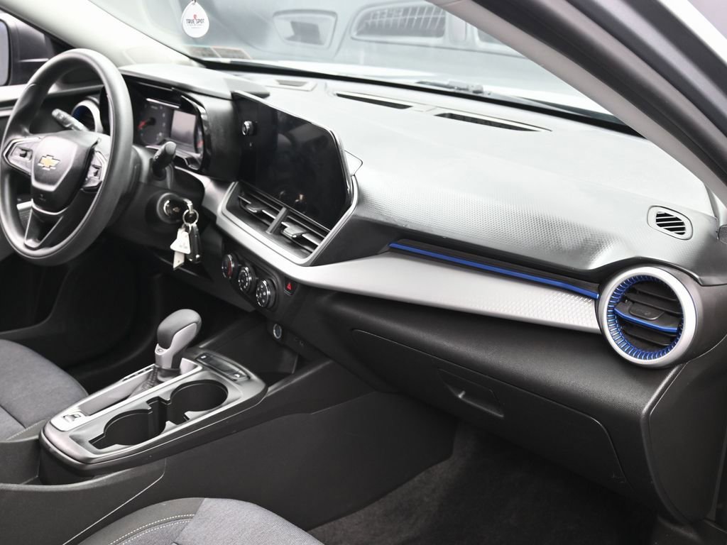Used 2024 Chevrolet Trax LS w/ Driver Confidence Package image 30