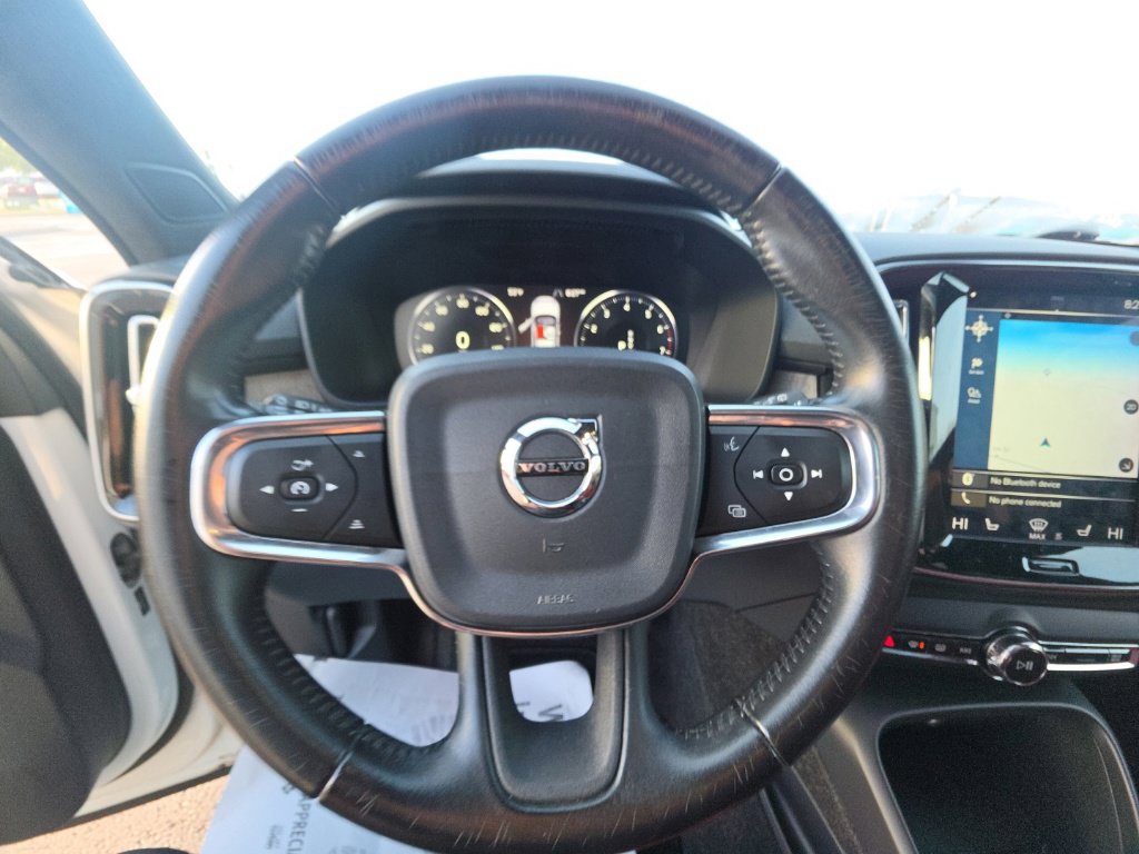 Used 2019 Volvo XC40 T4 Inscription FWD image 17