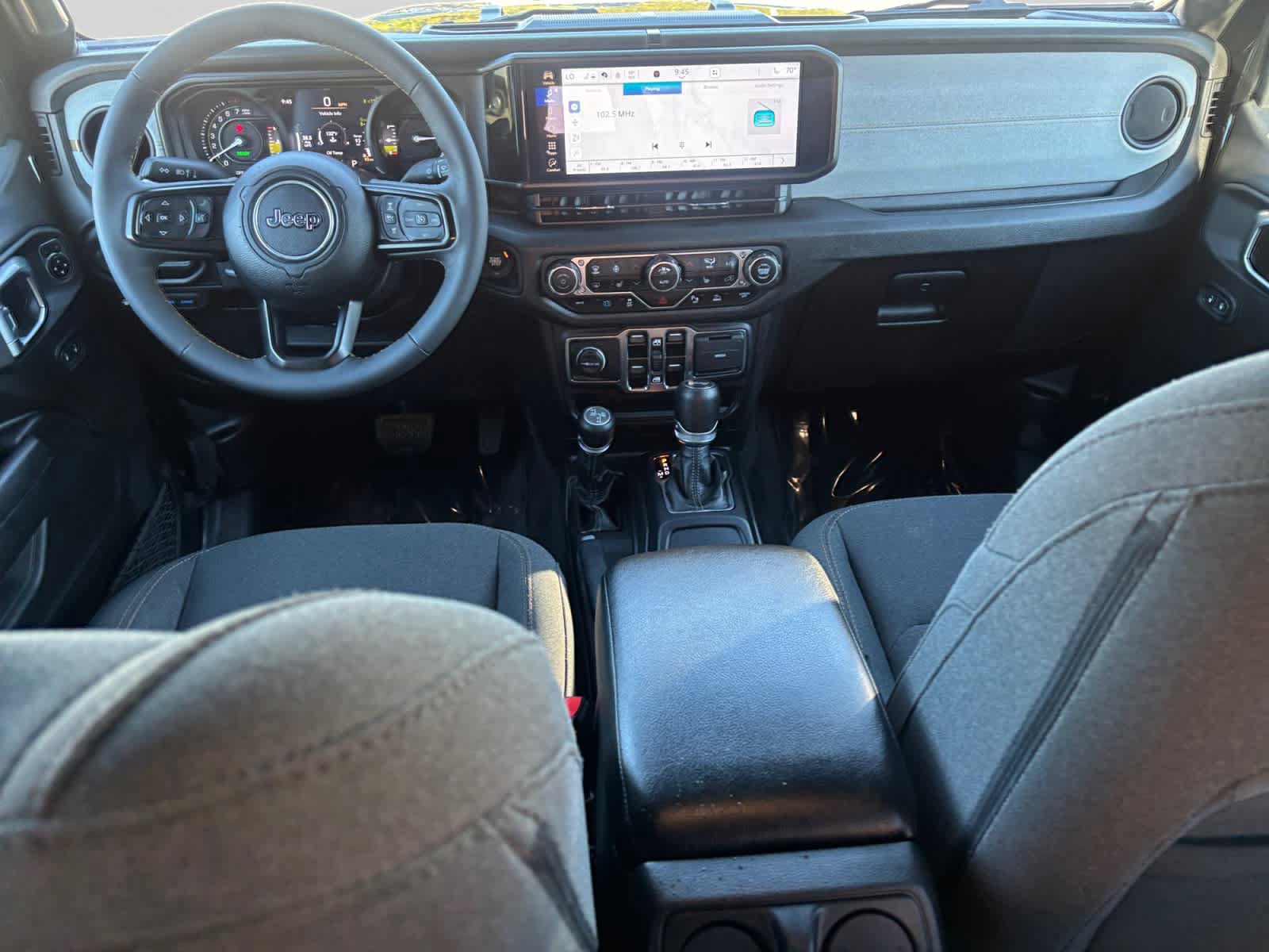 Used 2024 Jeep Wrangler Unlimited w/ Convenience Group AWD/4WD image 14
