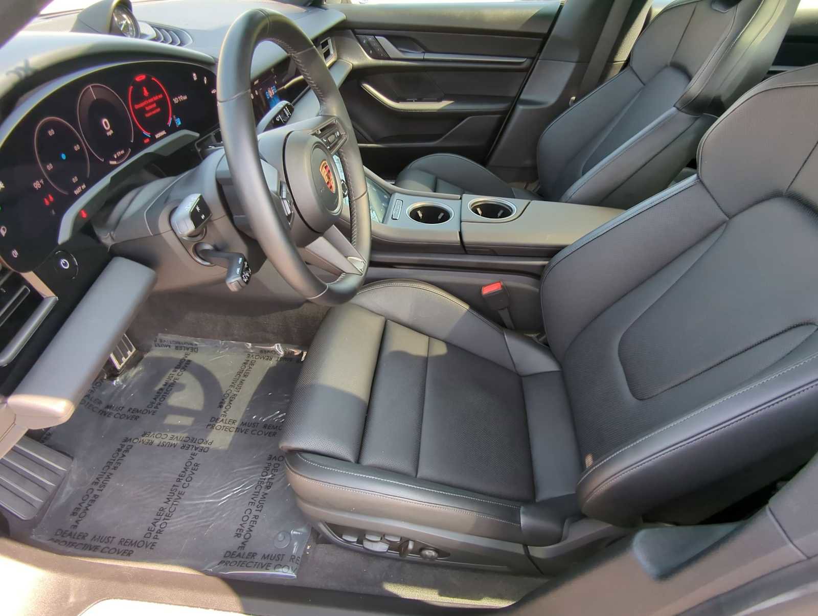 Used 2025 Porsche Taycan image 10